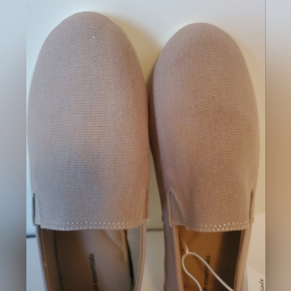 Amazon Essentials Women's slip on canvas flat shoes size 8 - Picture 2 of 8